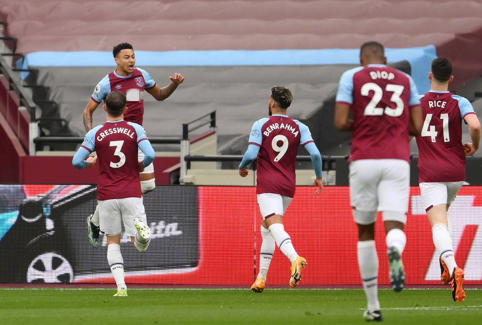 在中场完成 在中场完成